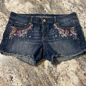 American Eagle floral shorties